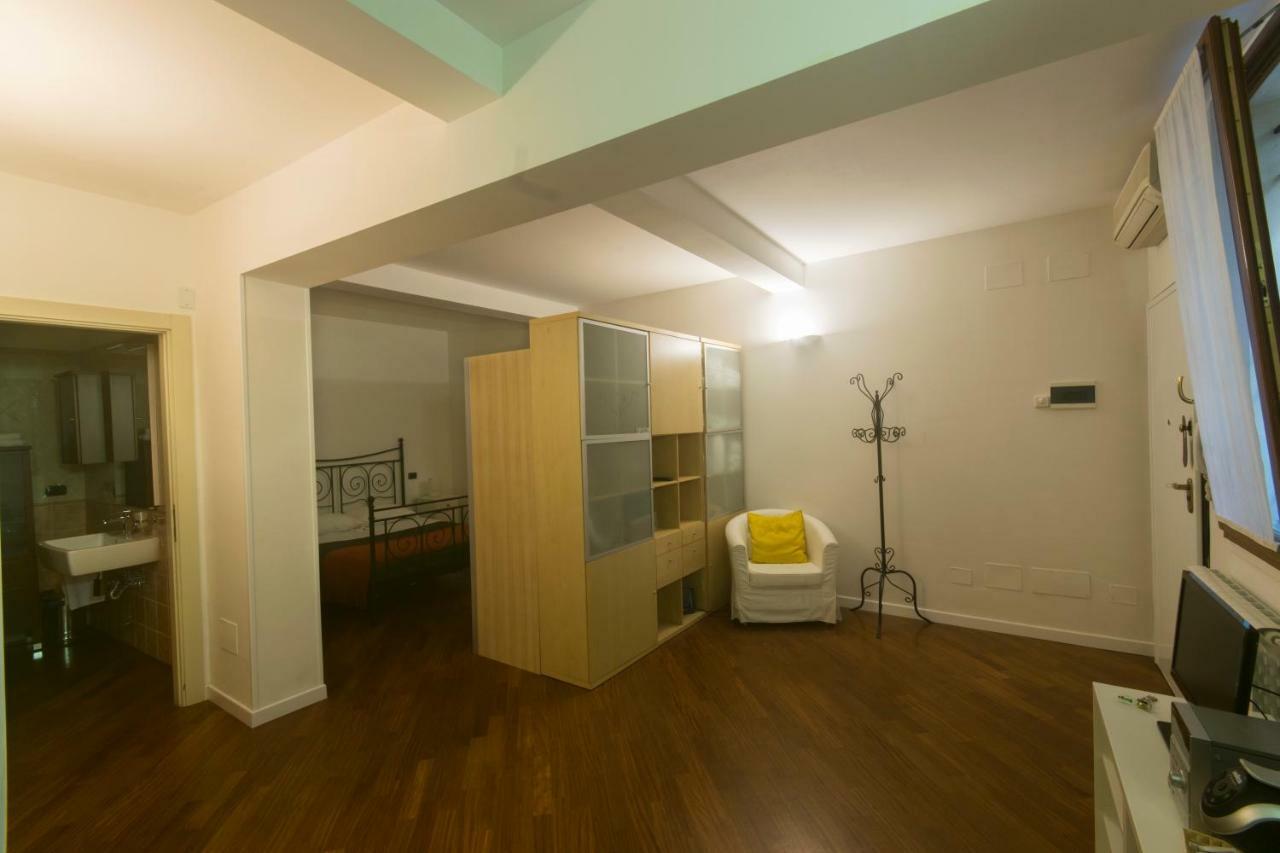 Suite Del Borgo - Affittacamere - Guest House Болонья Екстер'єр фото