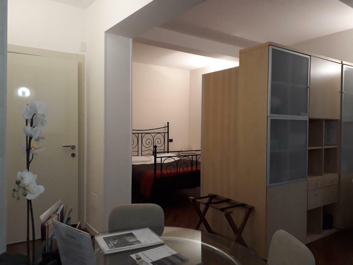 Suite Del Borgo - Affittacamere - Guest House Болонья Екстер'єр фото
