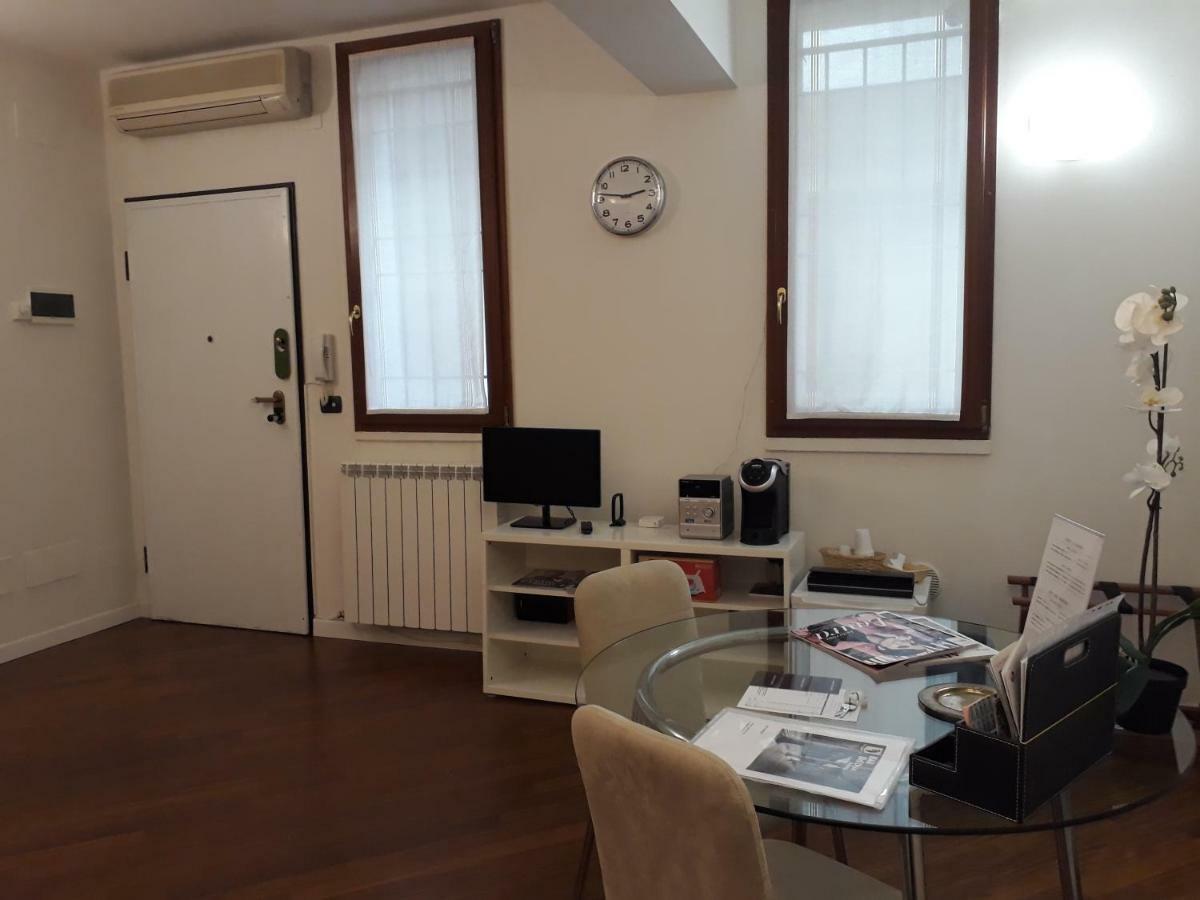 Suite Del Borgo - Affittacamere - Guest House Болонья Екстер'єр фото